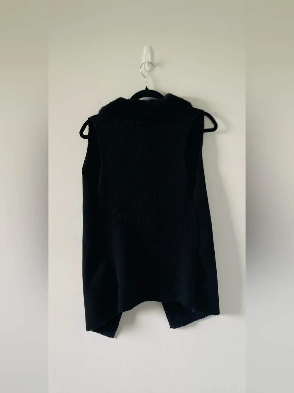 Black Faux-Shearling Sleeveless Coatigan Size L Gorpcore Cabincore BohoChic Cozy